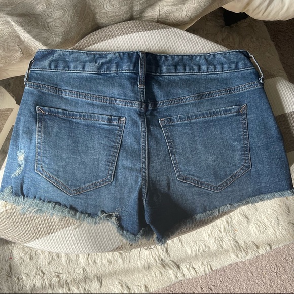 Express distressed stretch Jean short sz 4 NWT - Picture 4 of 7